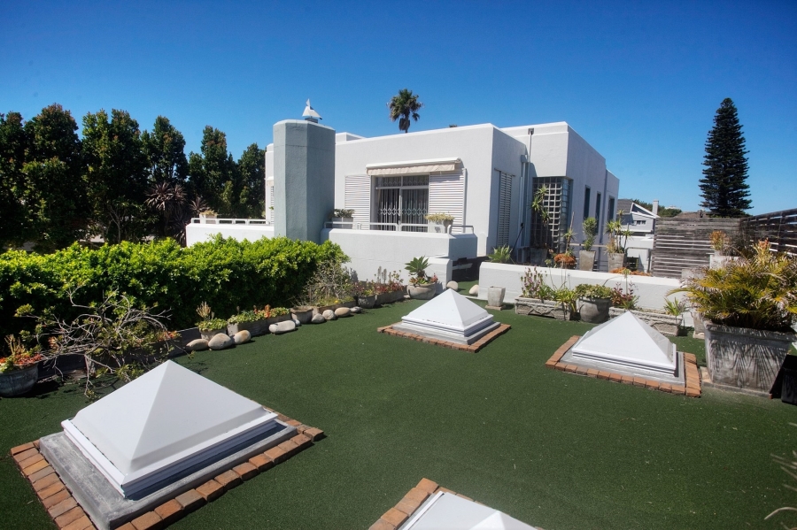 4 Bedroom Property for Sale in Summerstrand Eastern Cape